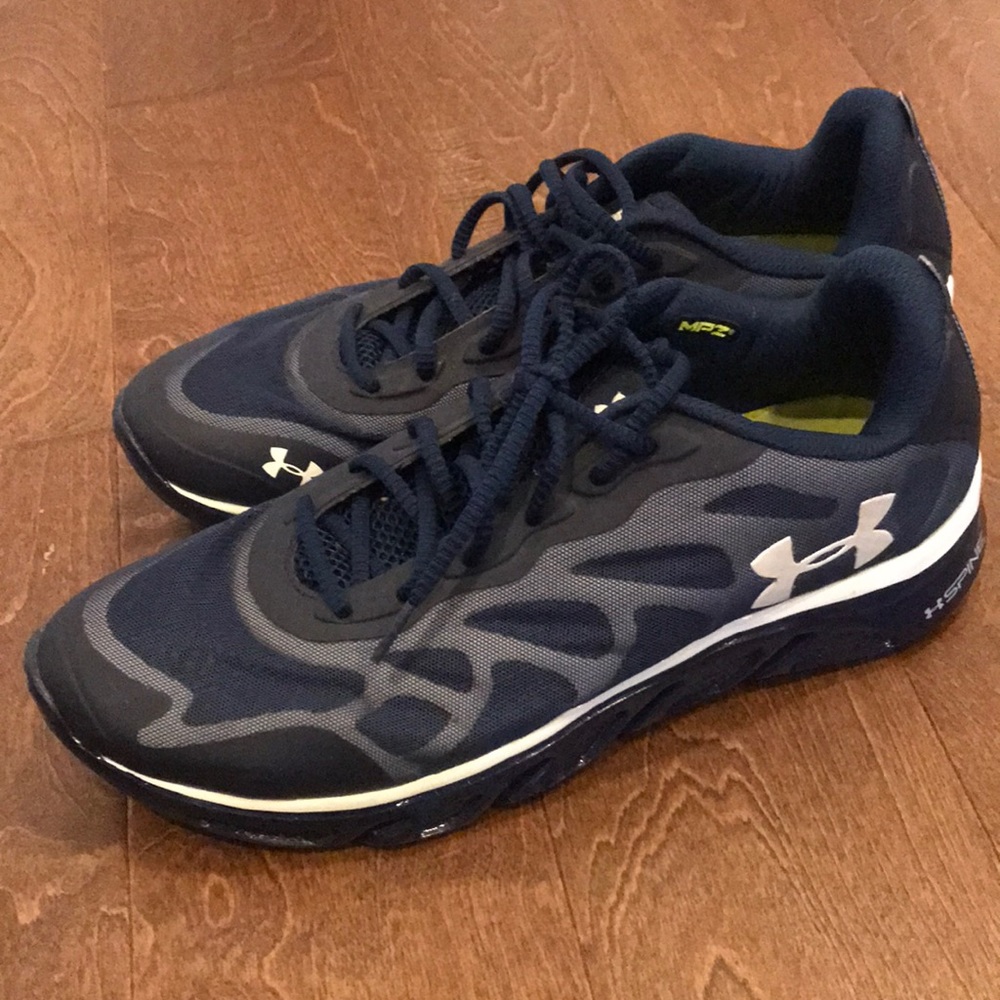 Under Armour 4D Foam Spine Running Shoes
